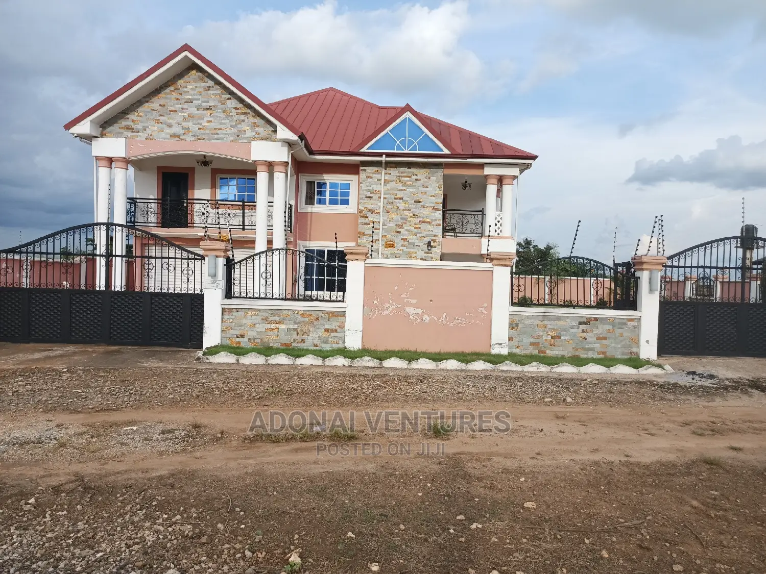One Plot of Land for Sale in Sokoban Kwamonma