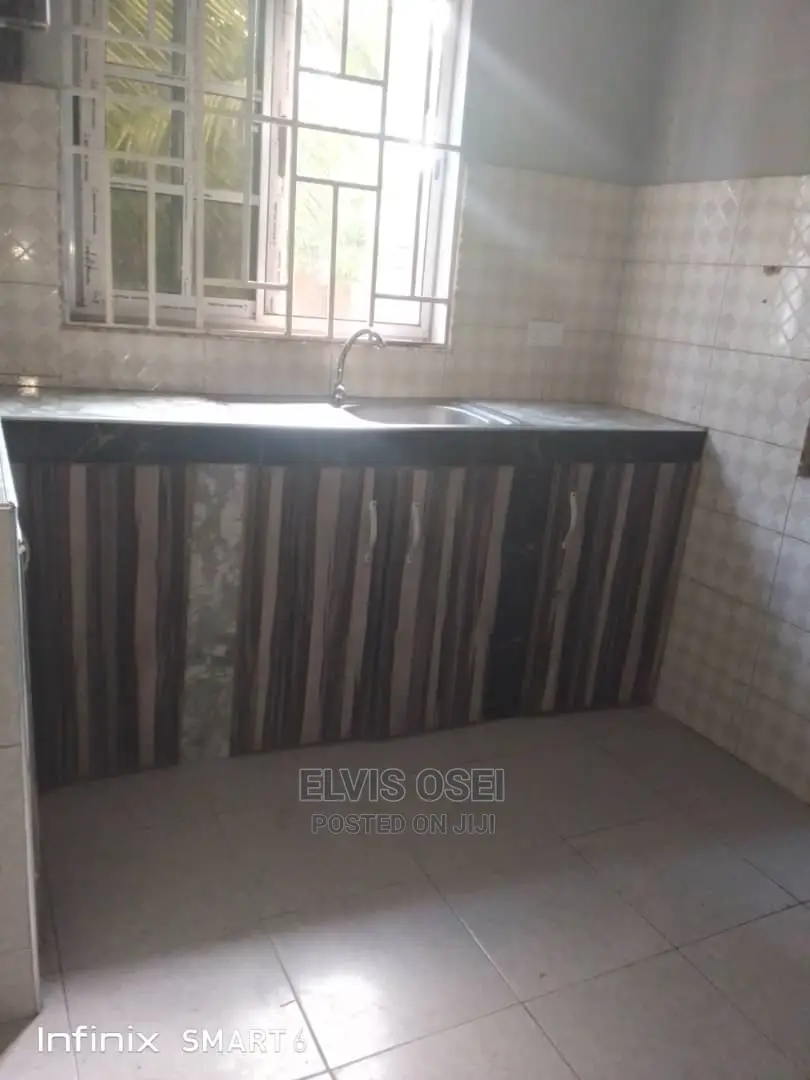 1bdrm House in School Junction, Anyaa for rent
