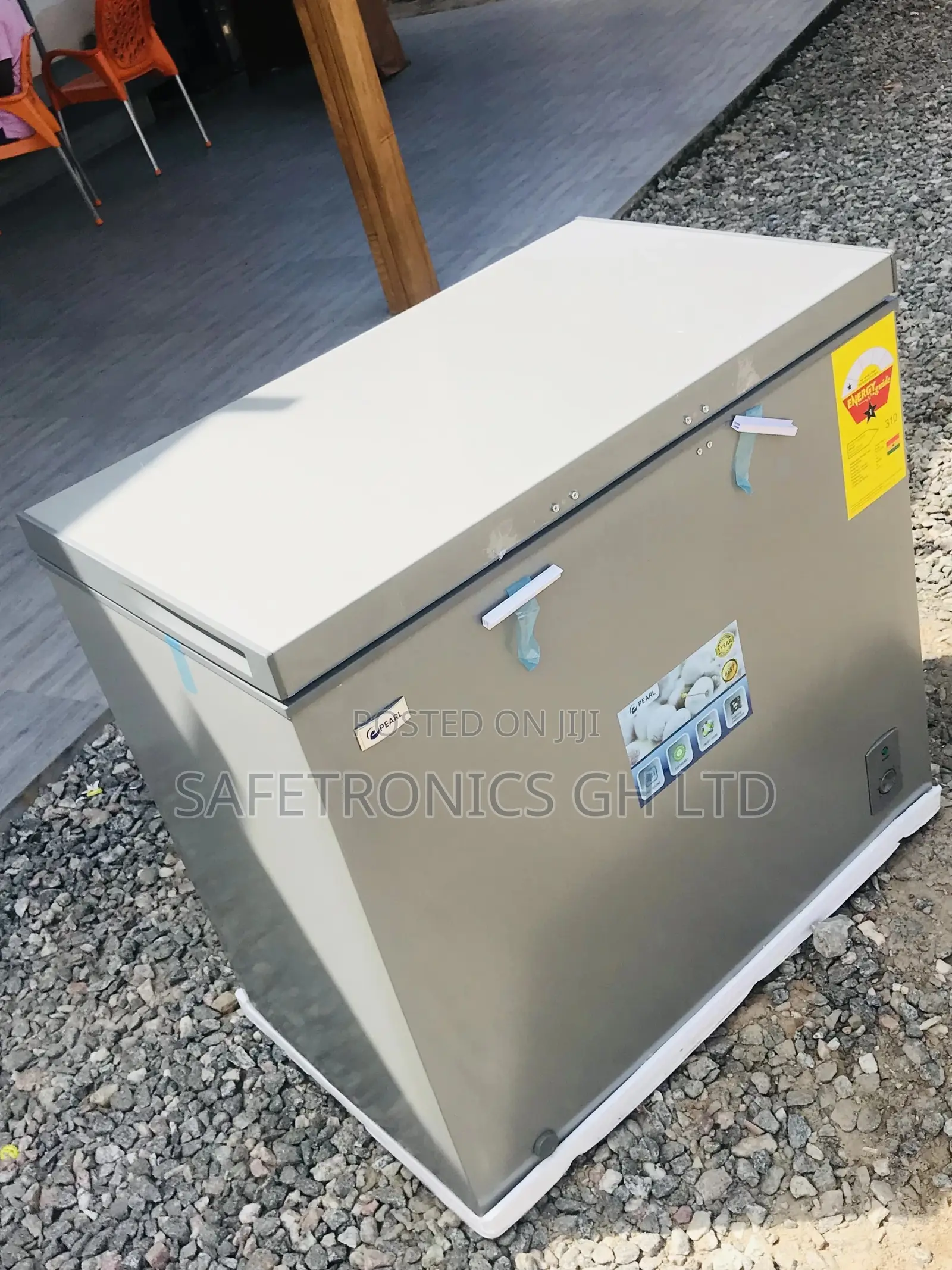 Extra Cooling PCF- Chestfreezer 141 Liters Singledoor