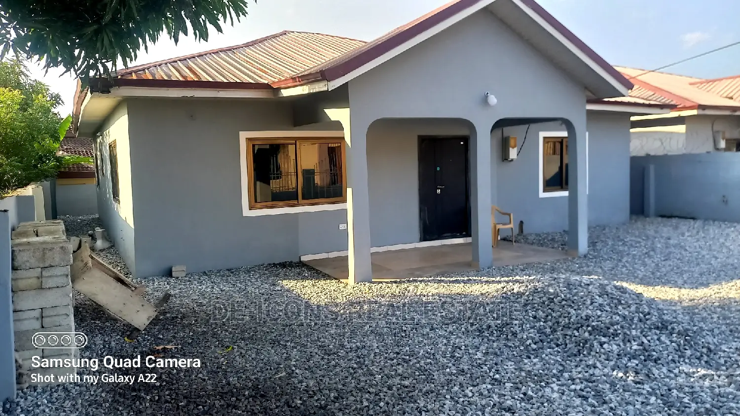 3bdrm House in De-Icons Real Estate, Awutu Senya East Municipal