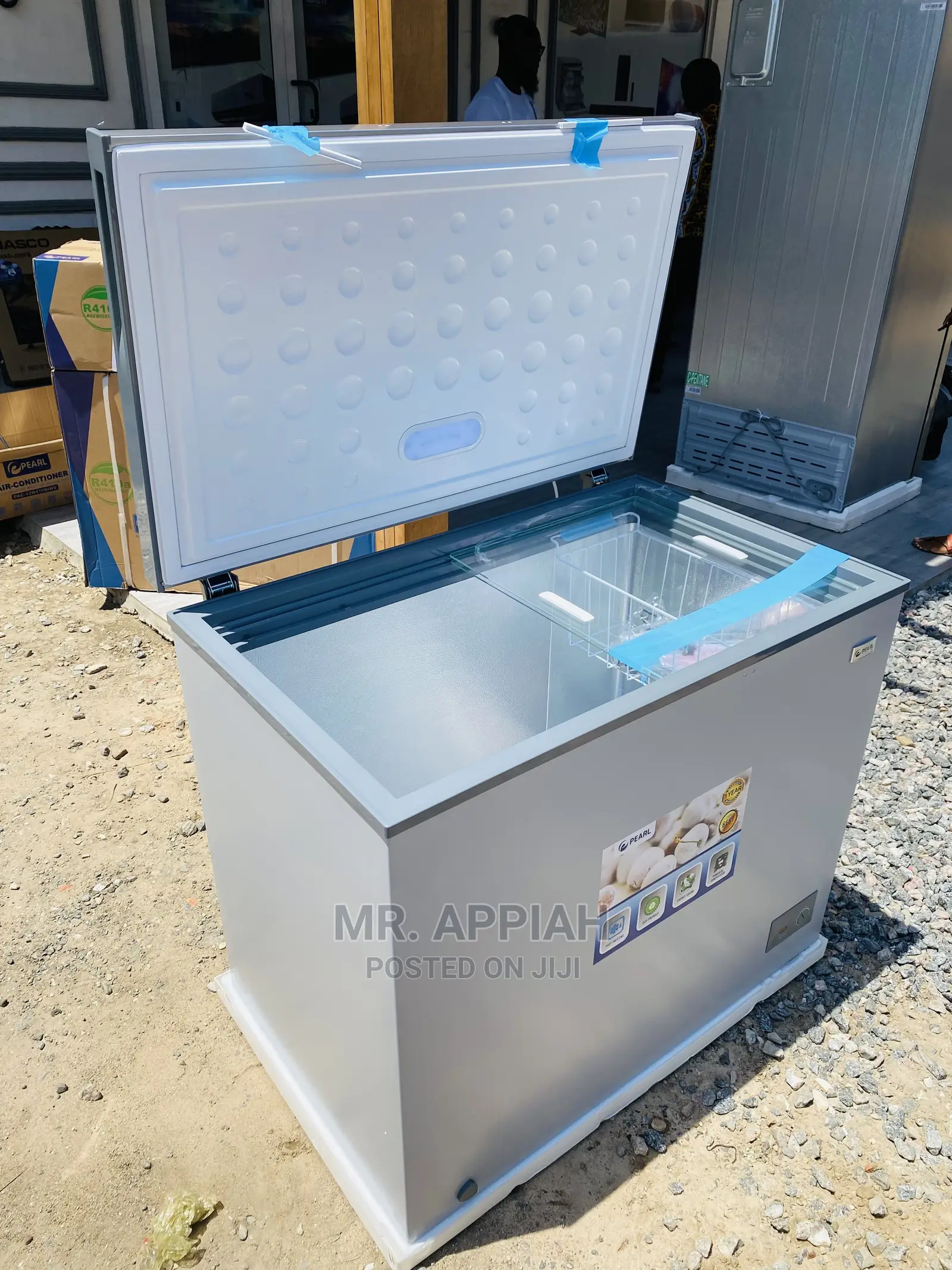 Budget-Friendly Pearl PCF-290 (251L)Single Door Freezer.