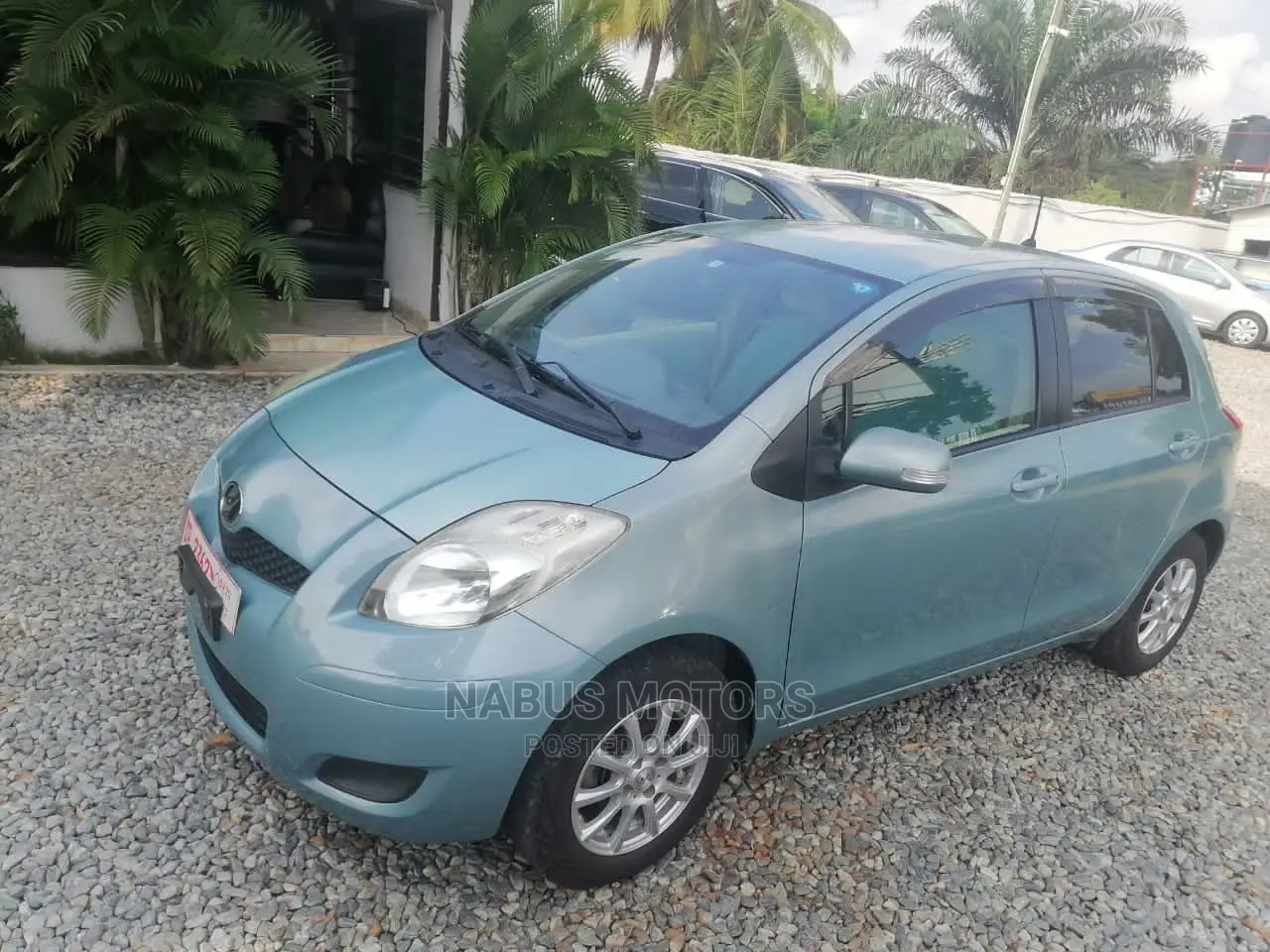 Toyota Vitz 1.3 AWD 5dr 2010 Silver