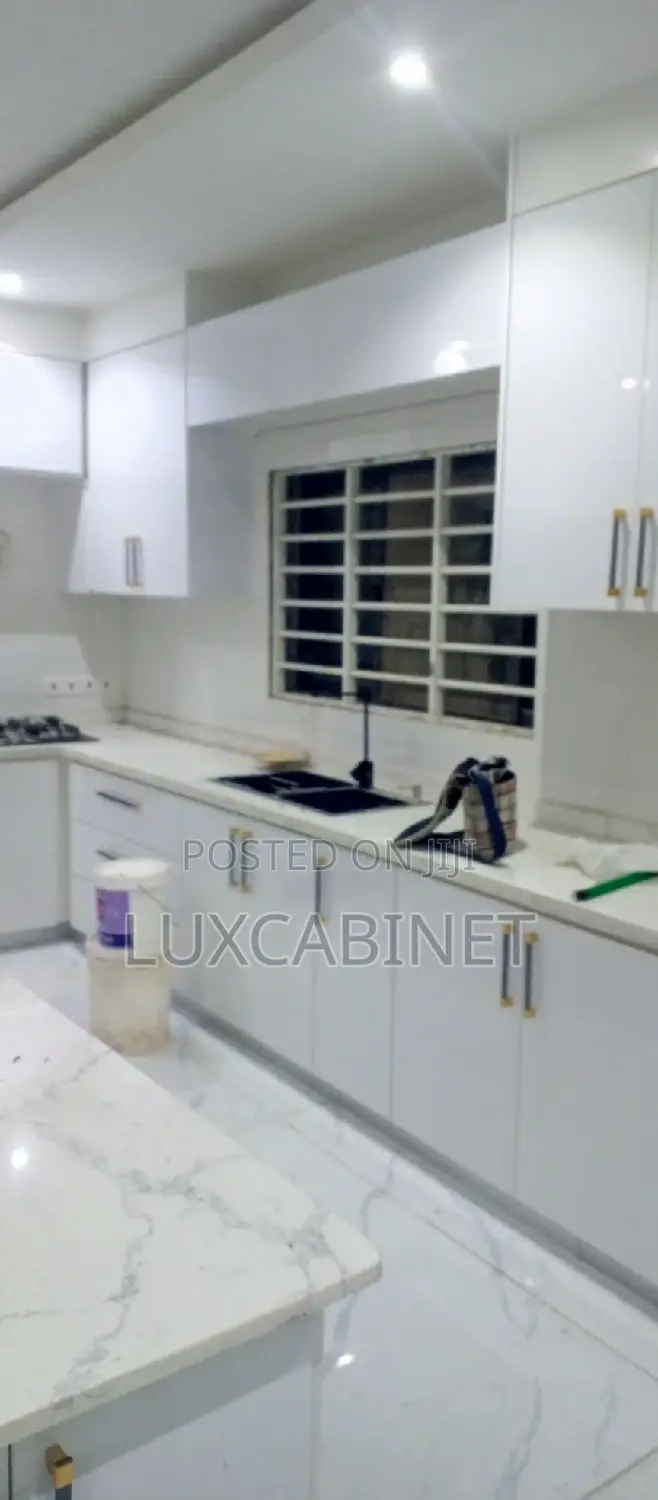 Modern Kitchen Cabinets