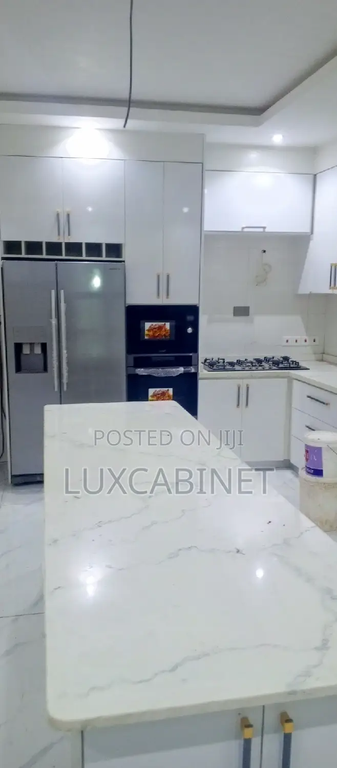 Modern Kitchen Cabinets