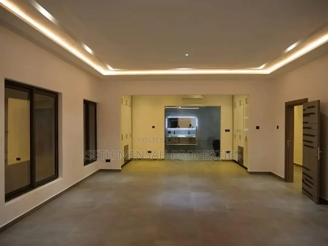 5bdrm Townhouse / Terrace in Skm, US Embassy Area for rent