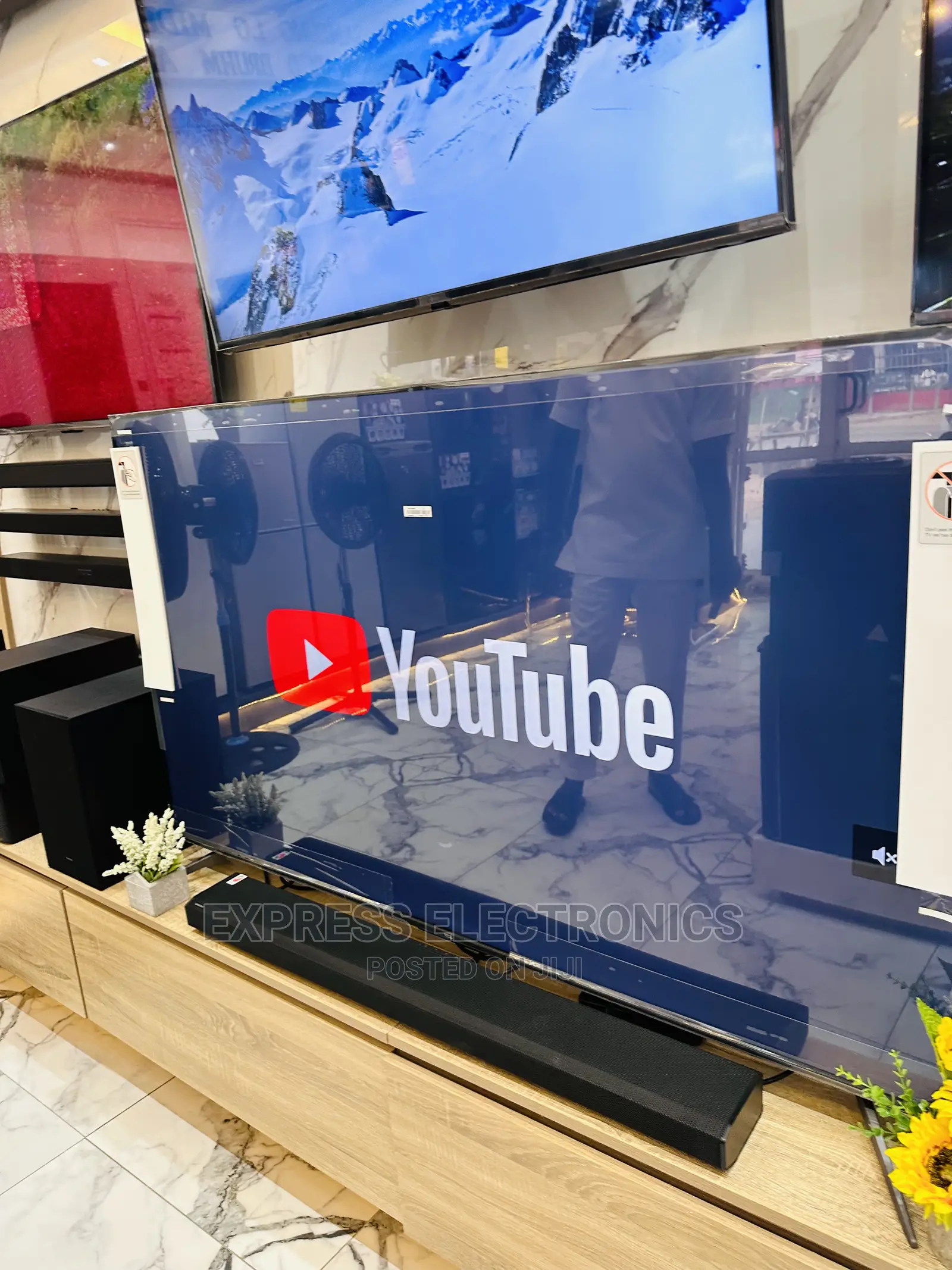 Glossy UHD QLED Android 60c645 Tv 