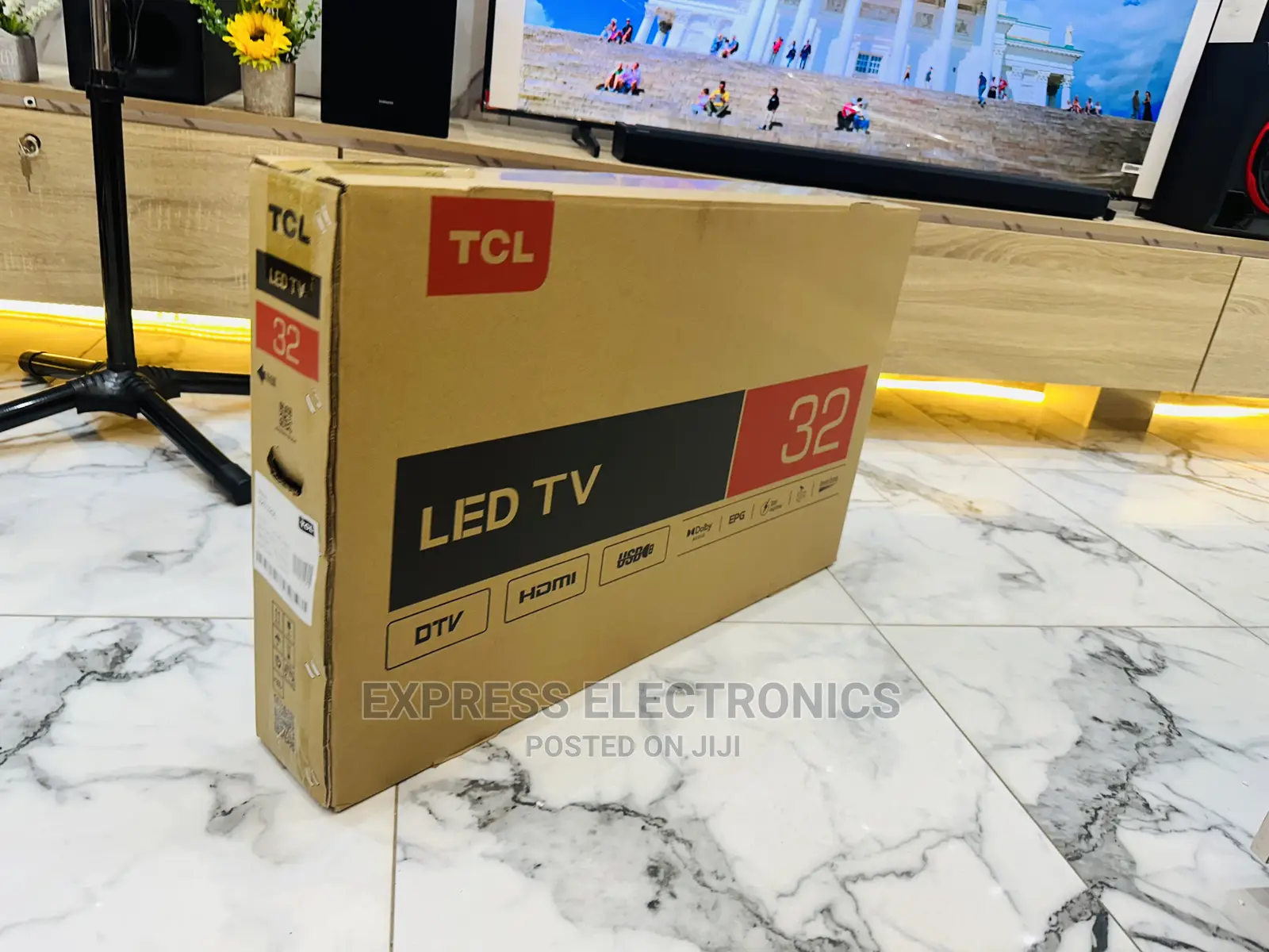 Sealed TCL Tv FHD Satellite  32D3200 32”