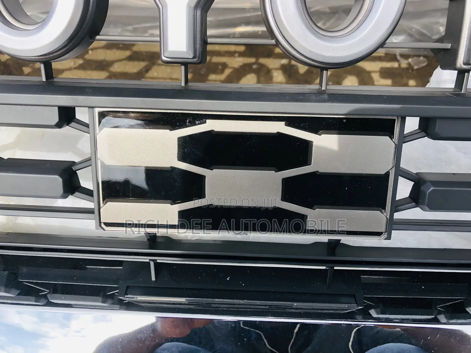 Tundra 2018 Grill