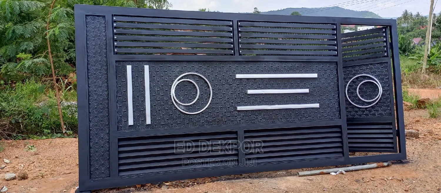 T R G Metal Gate