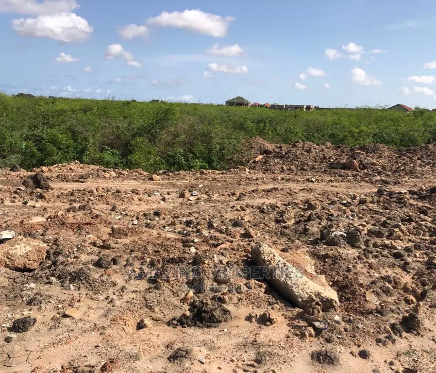 500 Acres of Land for Sale at Sege