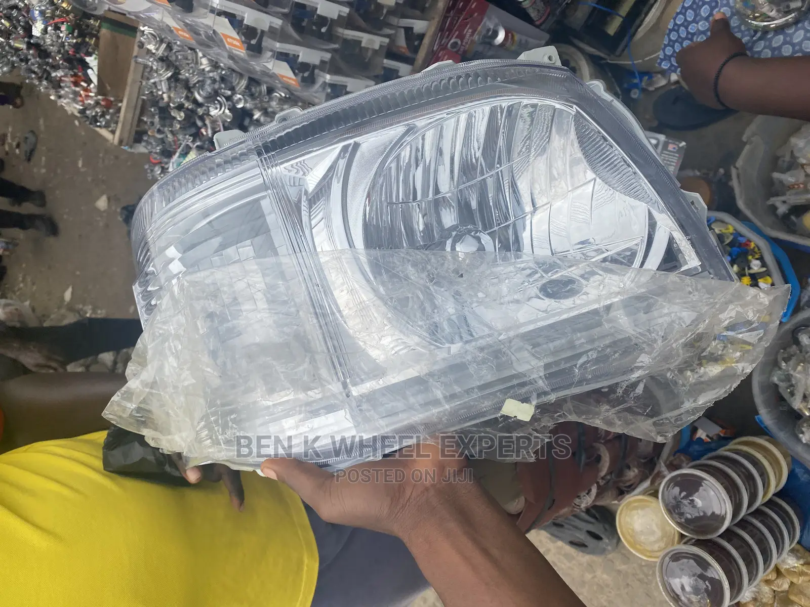 Toyota Hiace 2007 Headlight.