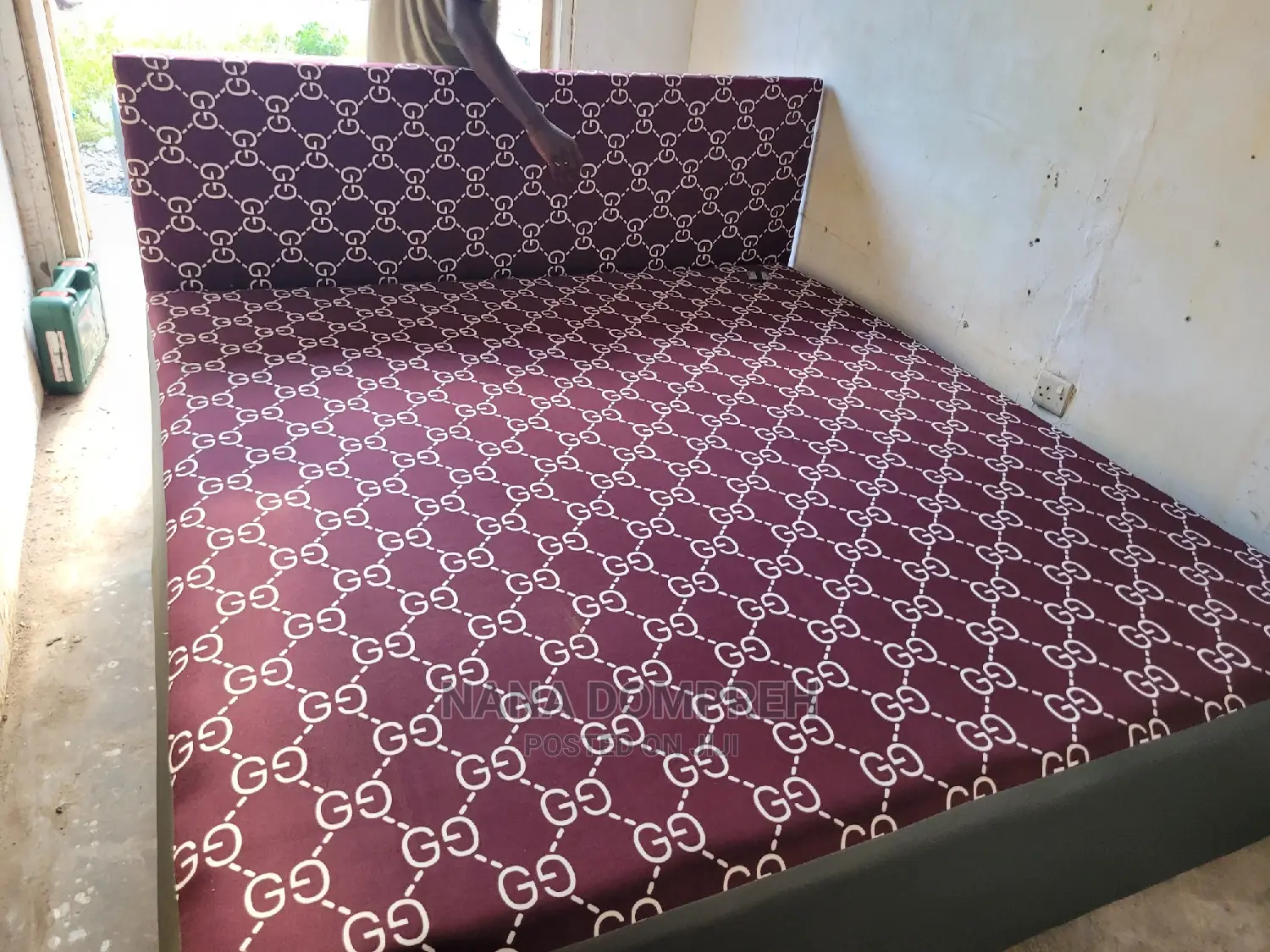 Inbuilt Queen Size Bed
