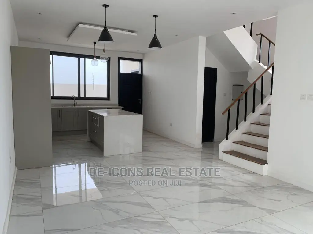 4bdrm Duplex in De-Icons Real Estate, Oyarifa for sale
