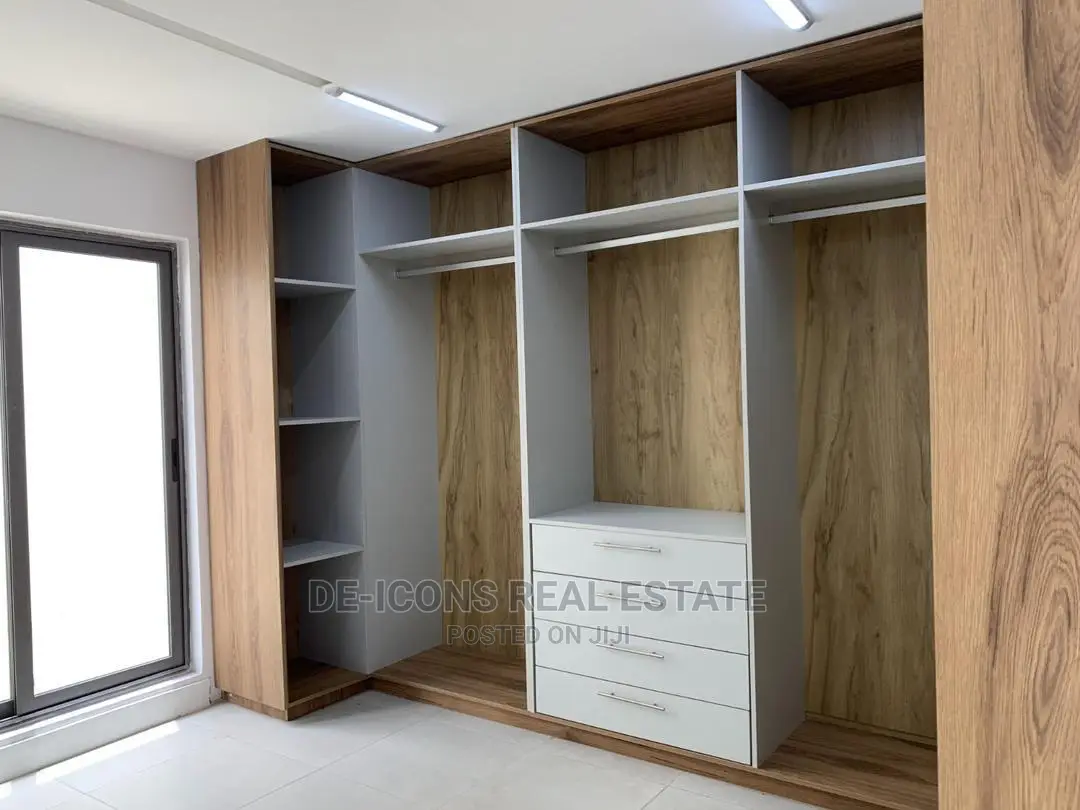 4bdrm Duplex in De-Icons Real Estate, Oyarifa for sale