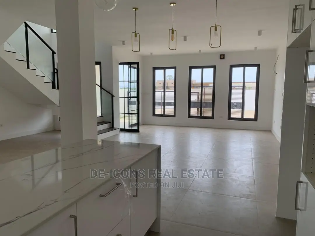 4bdrm Duplex in De-Icons Real Estate, Oyarifa for sale