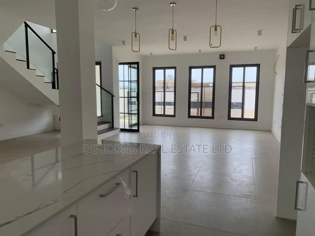 4bdrm Duplex in De-Icons Real Estate, Oyarifa for sale