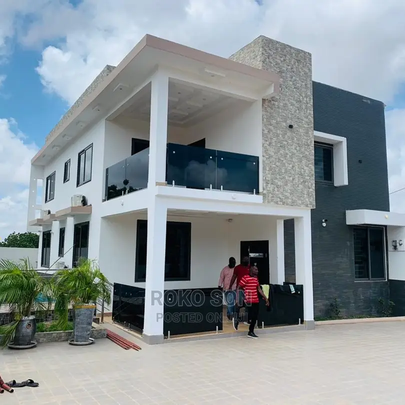 4bdrm Duplex in Dr Roko, American House for sale