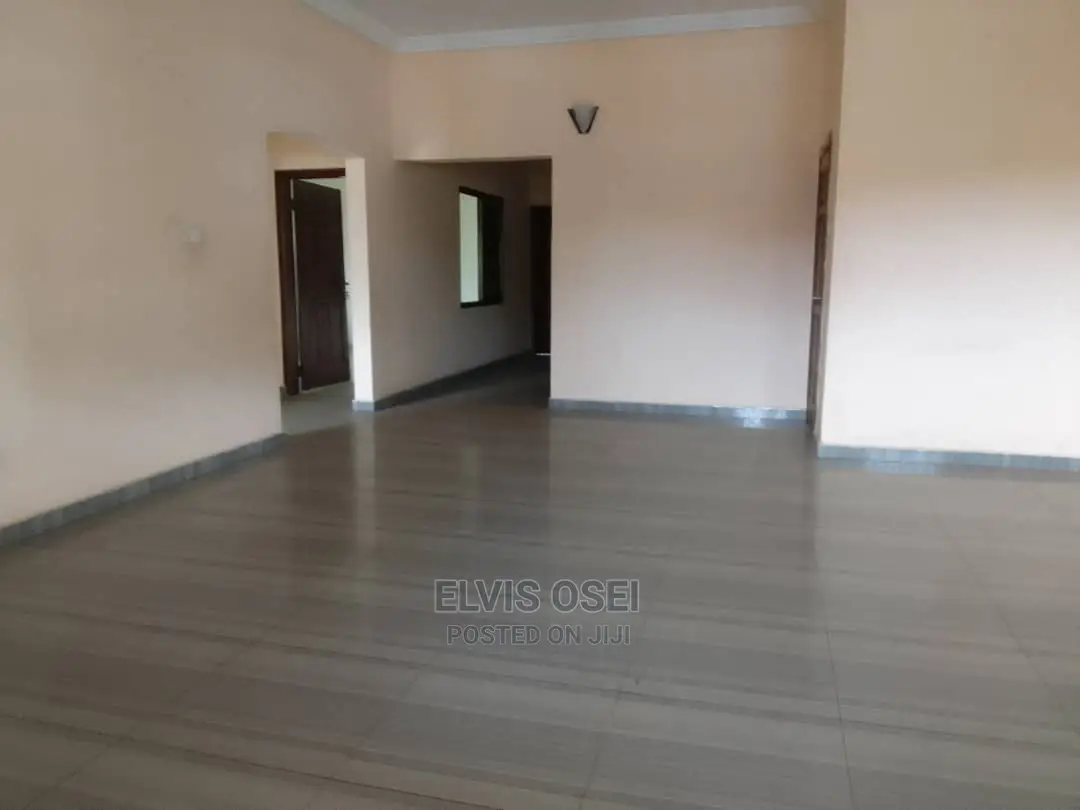 3bdrm Apartment in American House, East Legon for rent