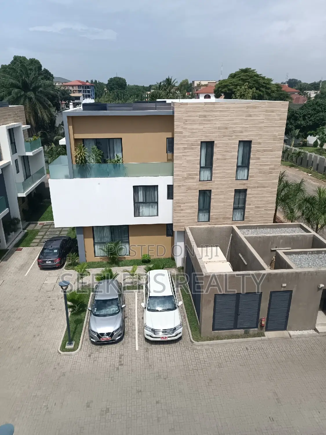 4bdrm Townhouse / Terrace in Seekers Realty, Osu for rent