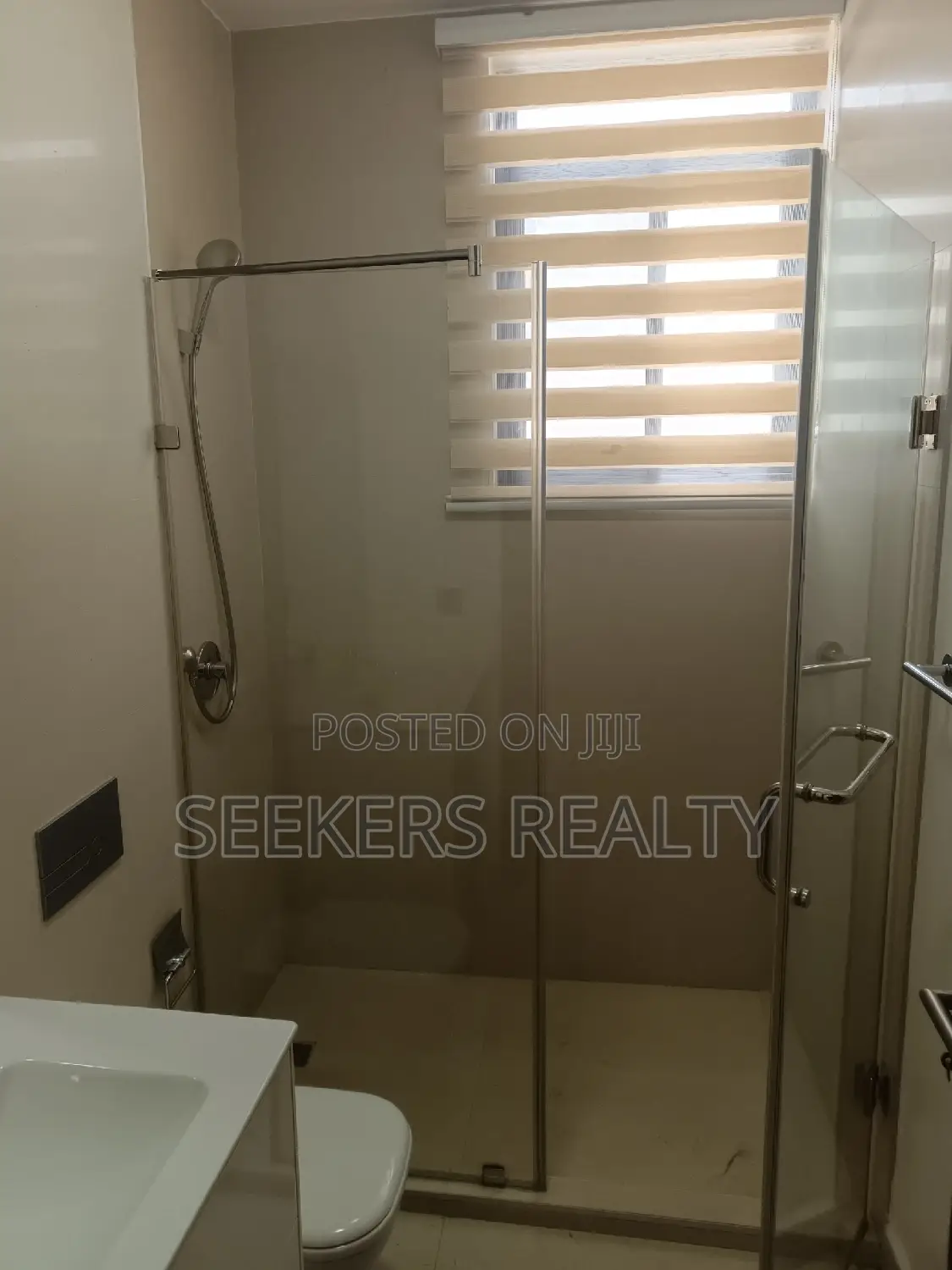 4bdrm Townhouse / Terrace in Seekers Realty, Osu for rent
