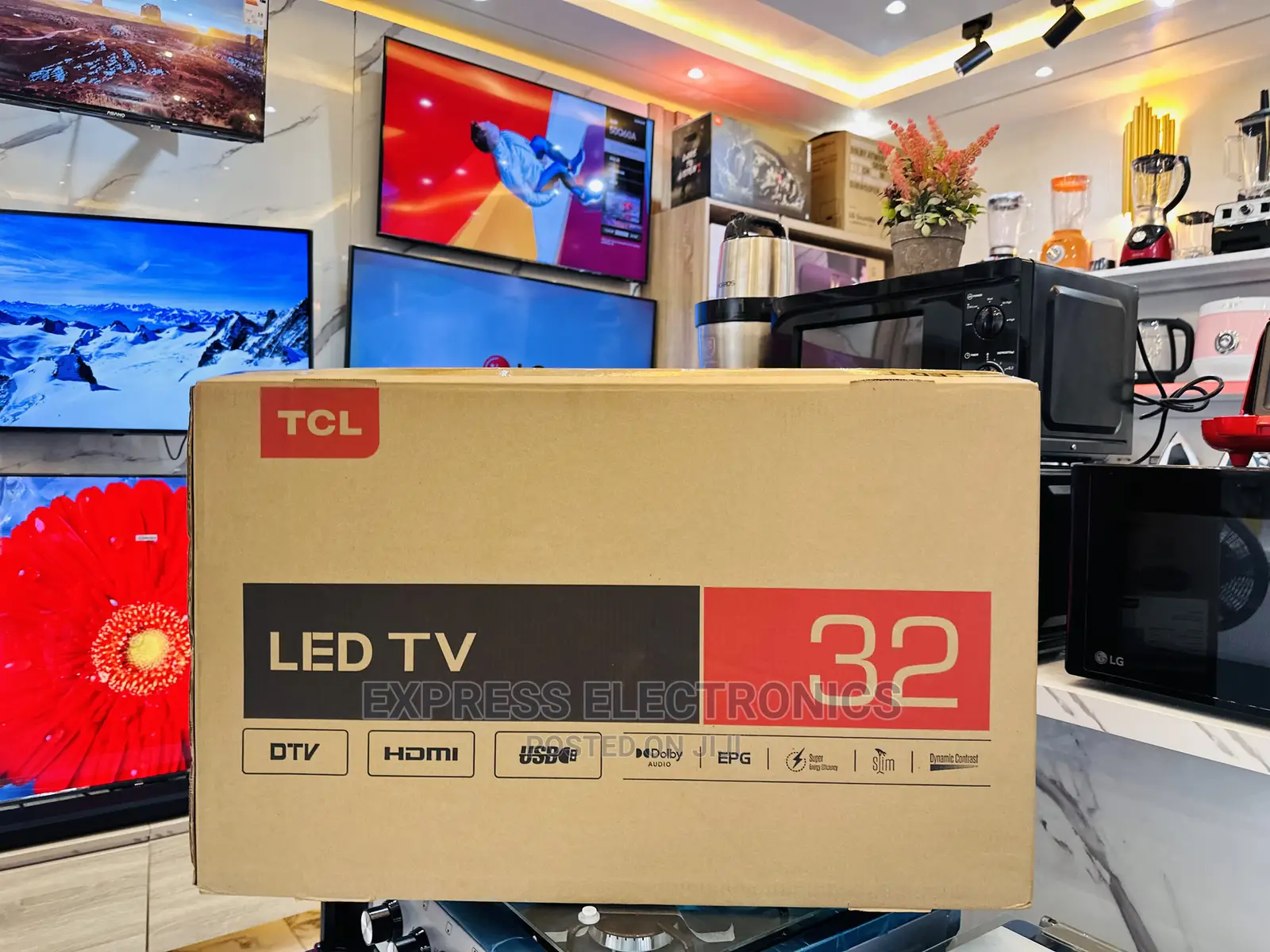 Ultra Modern Sleek TCL FHD Satellite Digital 32D3200 No