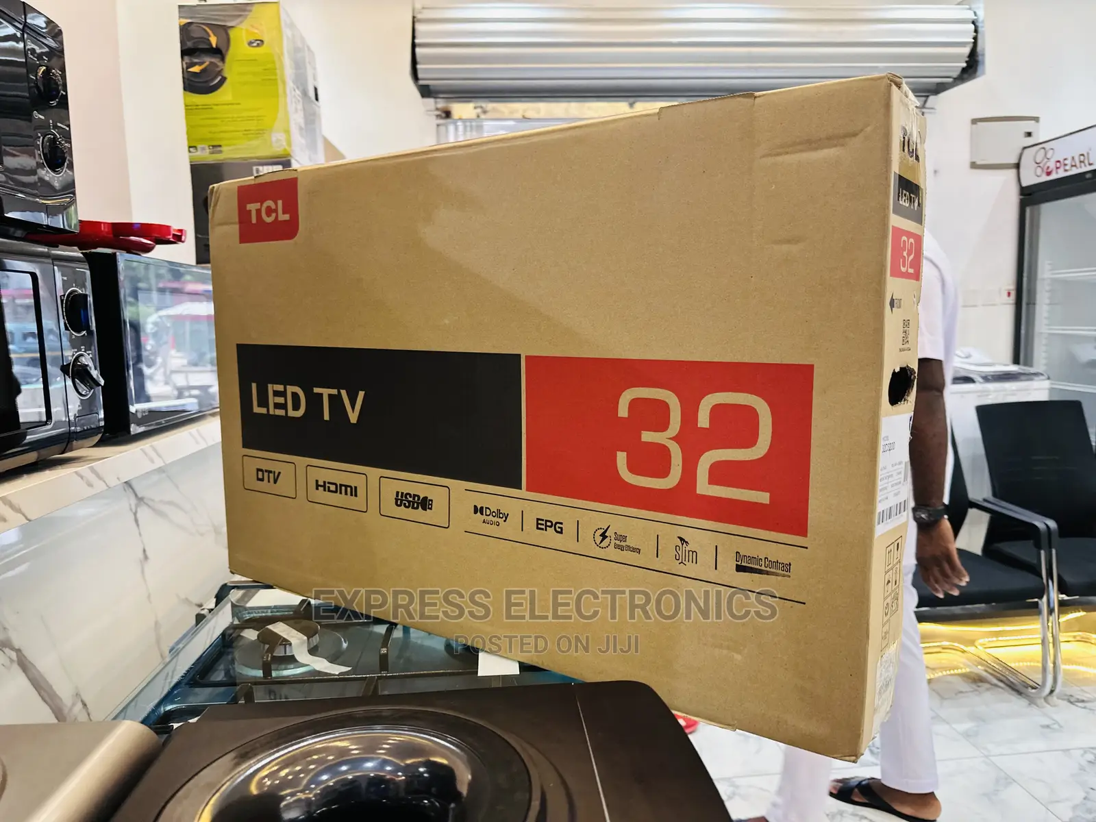 Elegant Design TCL 32”D3200 FHD Satellite Display