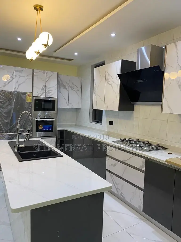 4bdrm Mansion in East Legon for sale