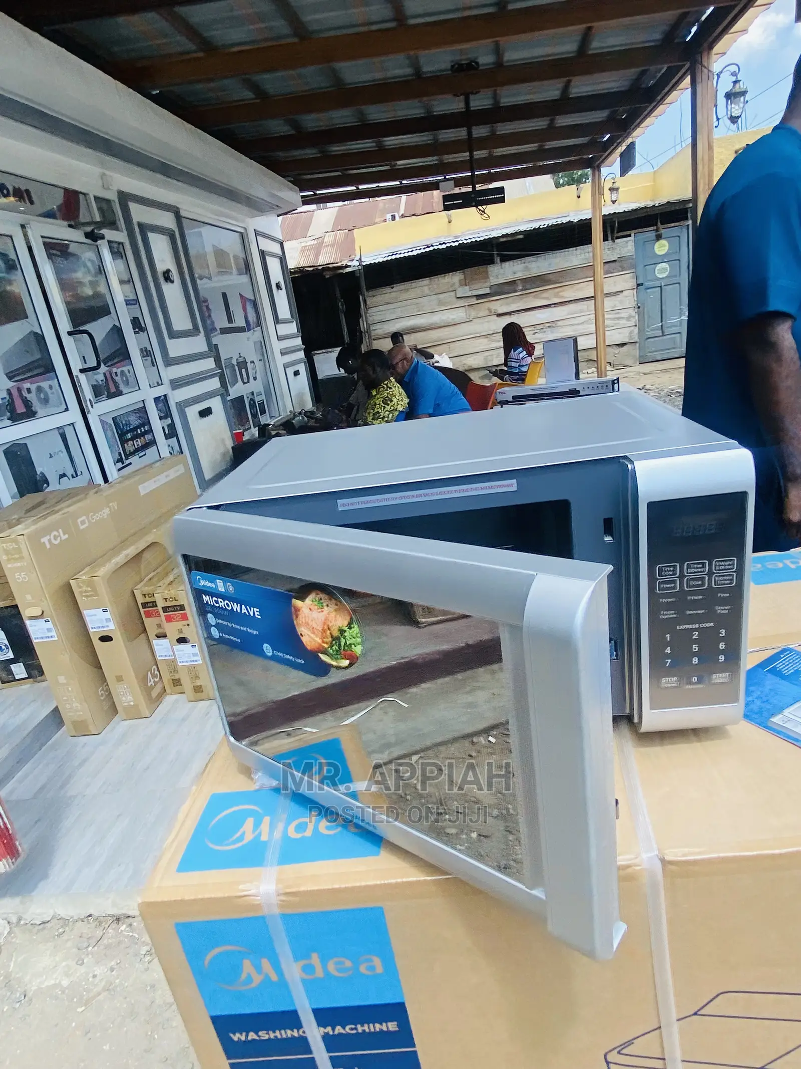 Fast, Reliable and Affordable EM928ETB Midea Microwave 