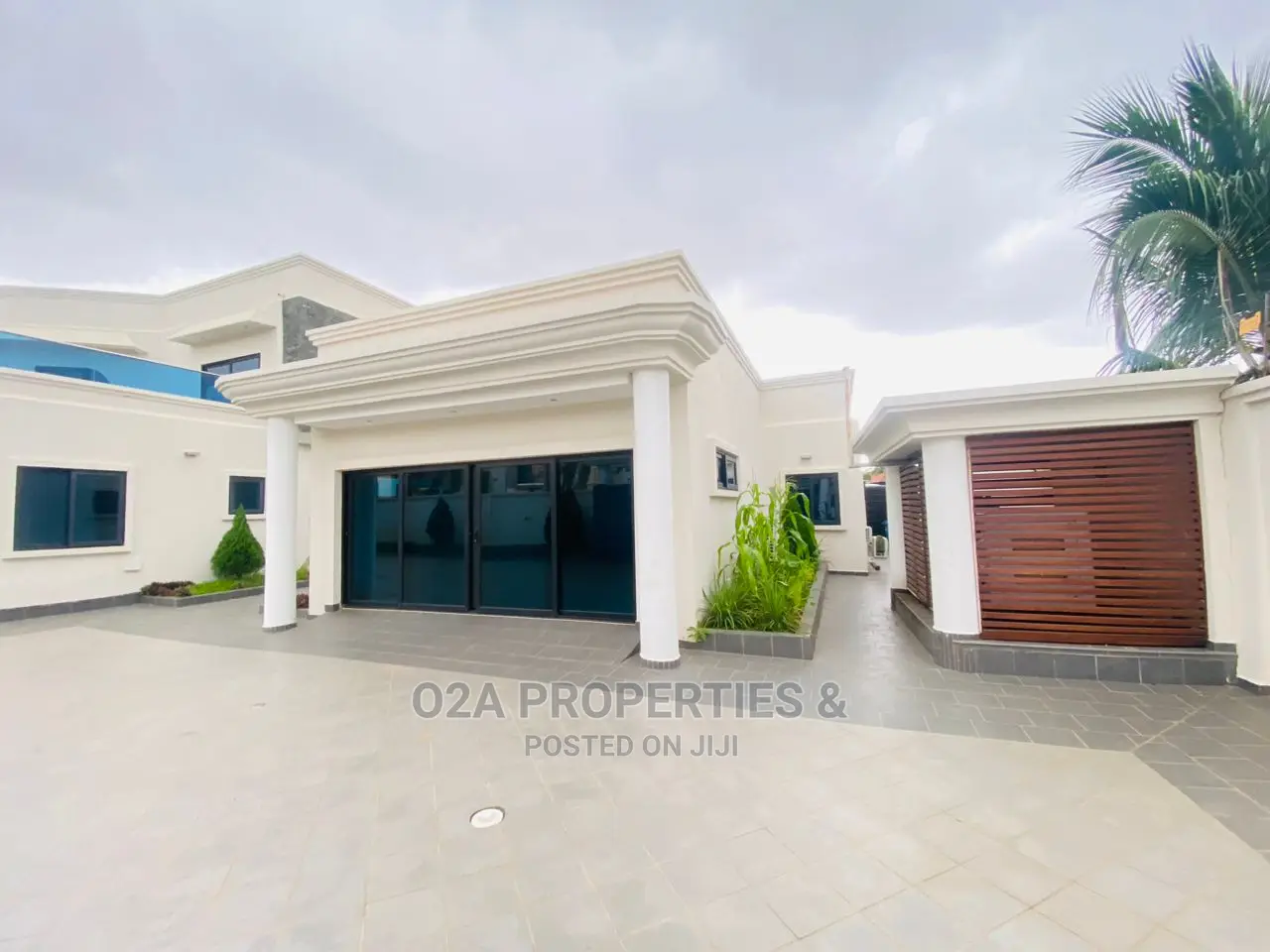 7bdrm Mansion in American House for sale