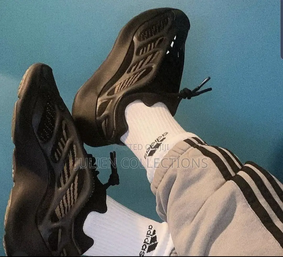 Adidas Yeezy Boost V3 Black