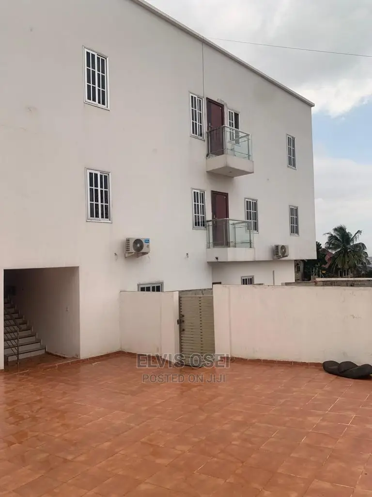 6bdrm House in Aja Jelbal, Pokuase for rent
