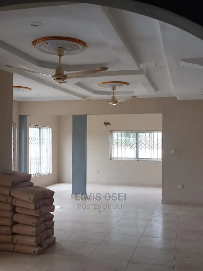 4bdrm House in Scc Block Factory, Weija for rent