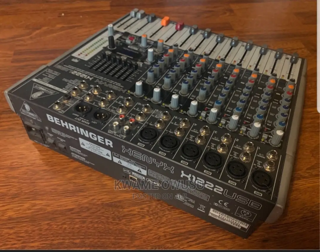 Behringer Xenyx X1222 USB Mixer