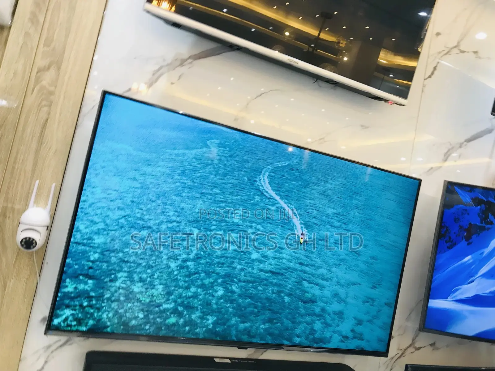 AU80 Samsung Glossy 85 Inches LED Smart Crystal Tv