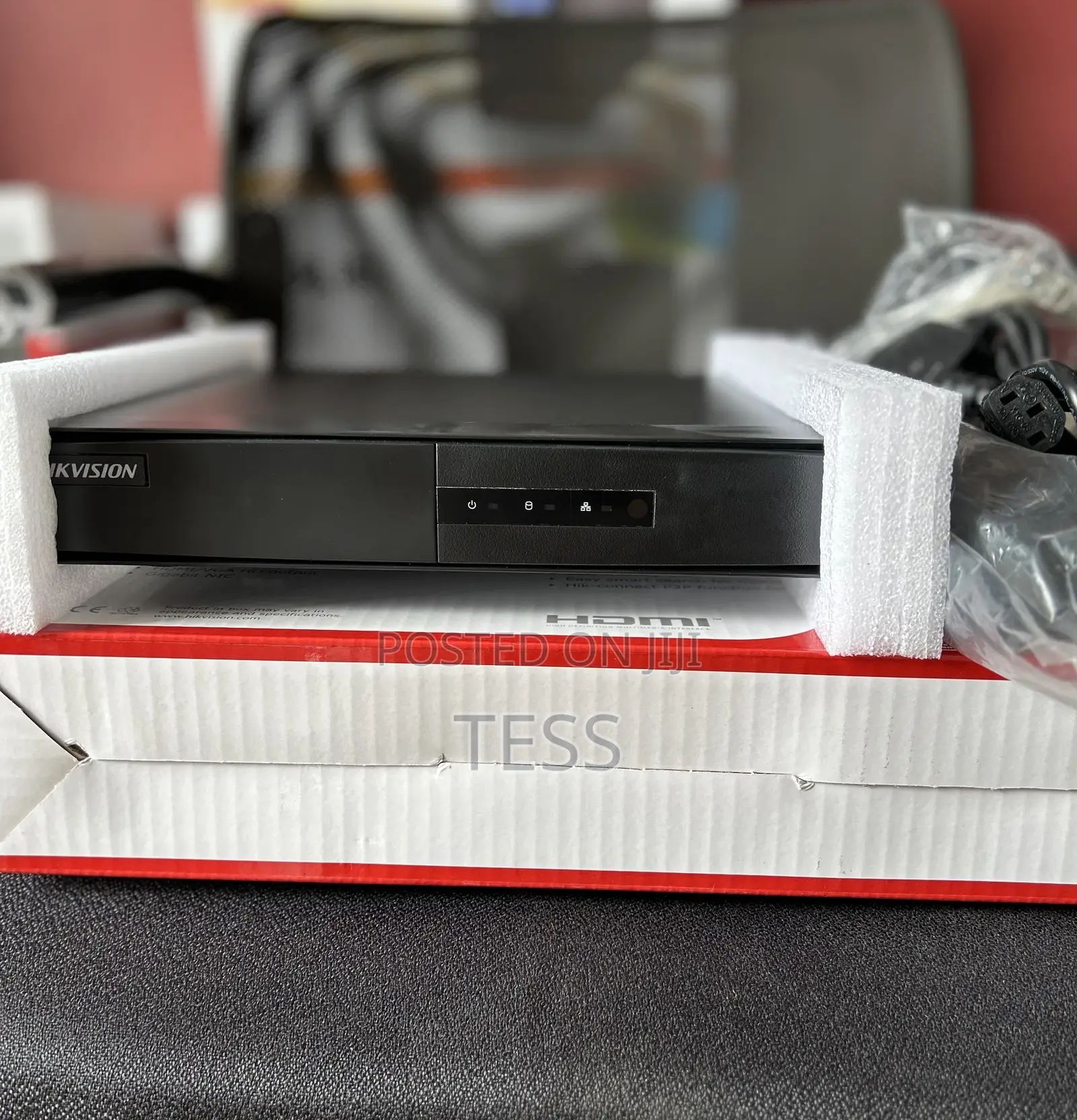 Hikvision 8ch NVR Poe Embedded (8mp)