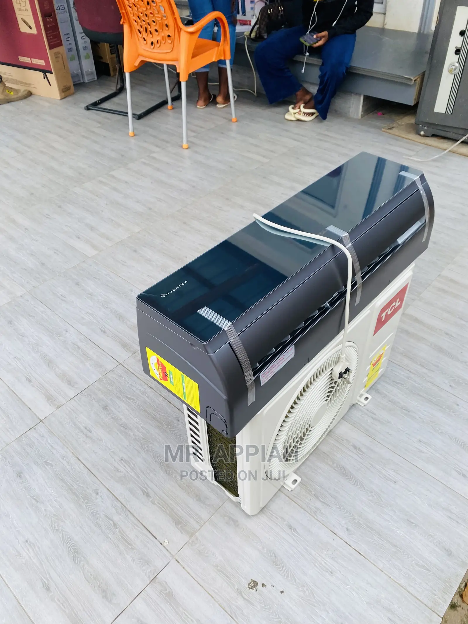 Durable and Affordable TCL 1.5hp Inverter With Mirror Glass