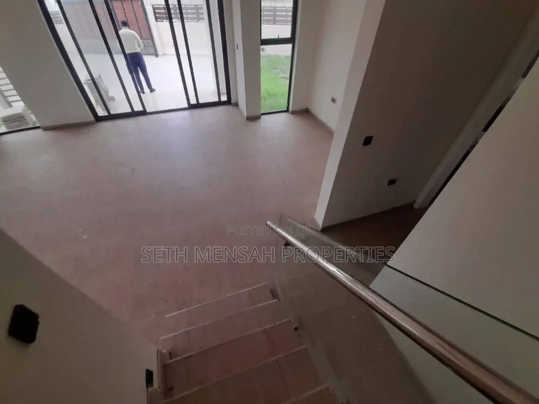 3bdrm Bungalow in Teshie for sale