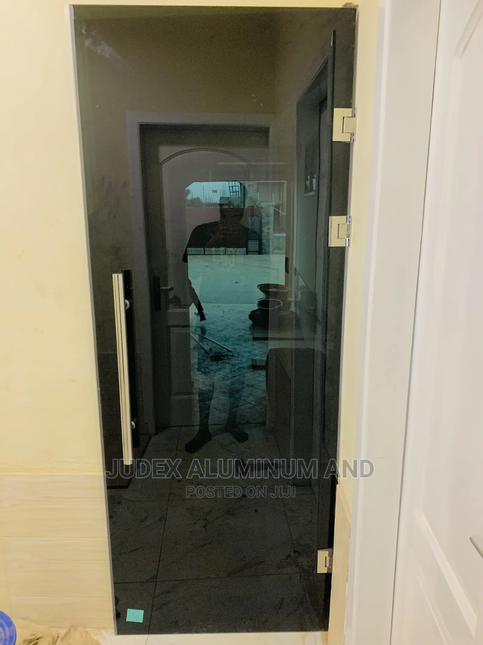 Frameless 10mm Hinge Tempered Glass Door Dark