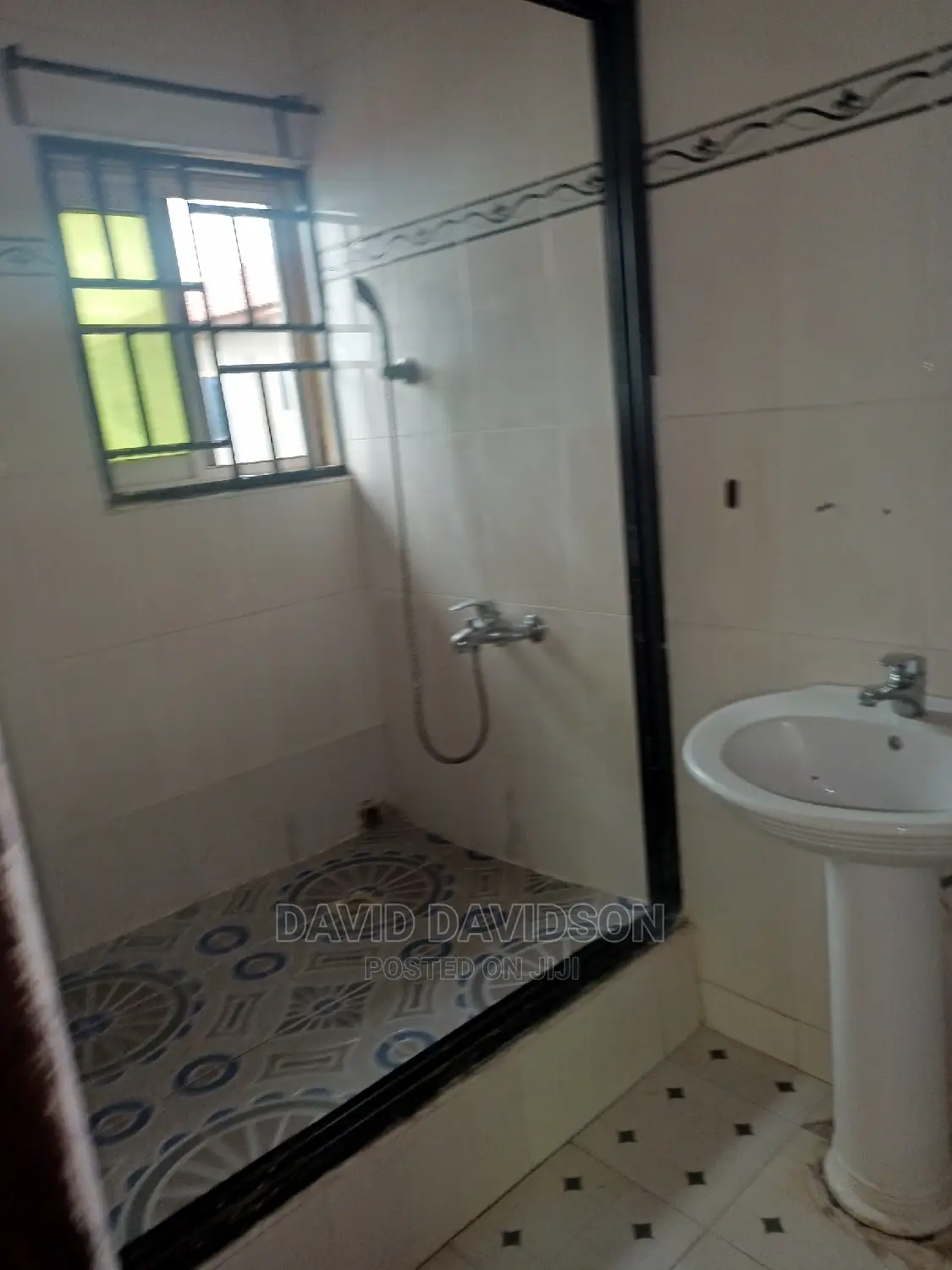 3bdrm Apartment in 3 Bedroom Apartments, Tema Metropolitan for rent