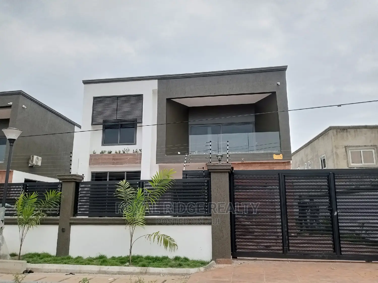 4bdrm Duplex in Tseaddo, Accra Metropolitan for sale