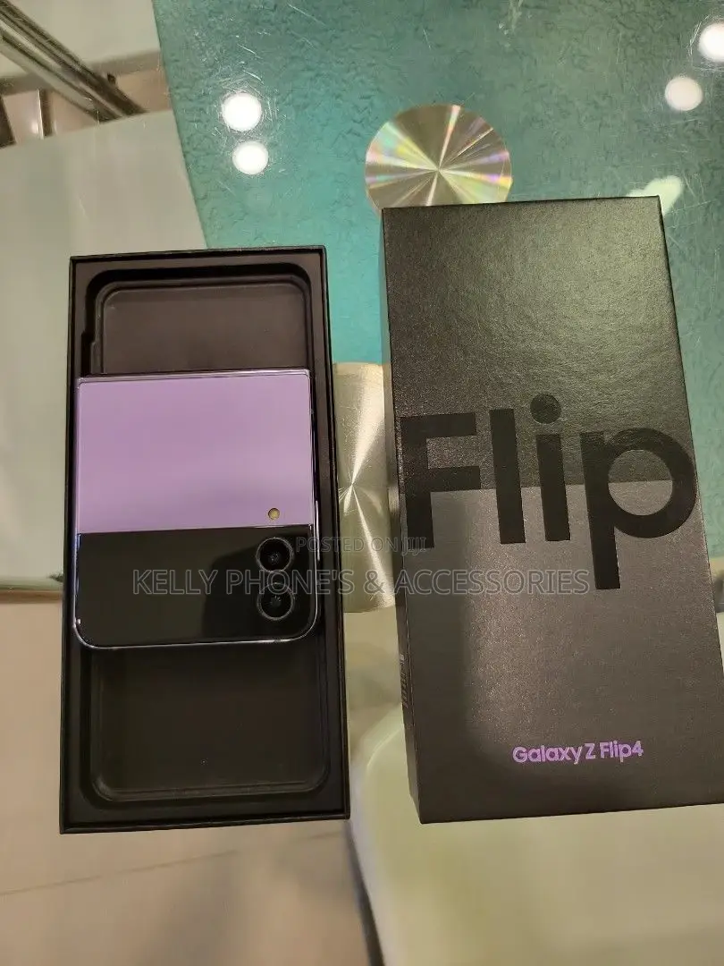 New Samsung Galaxy Z Flip4 256 GB Purple