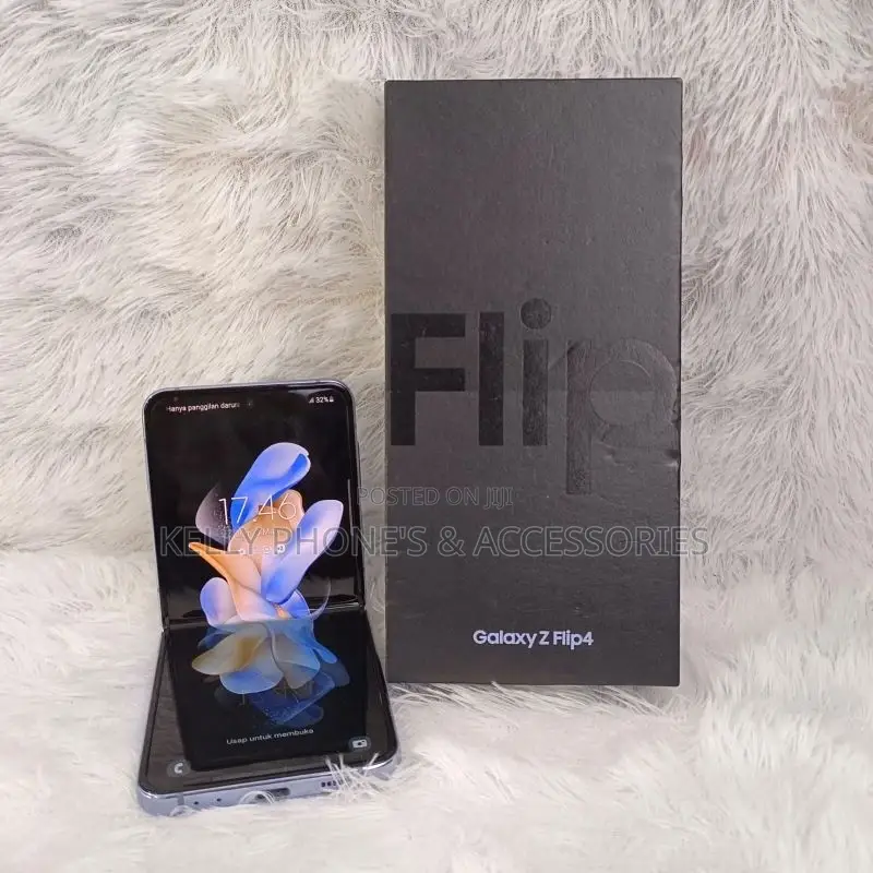 New Samsung Galaxy Z Flip4 256 GB Black