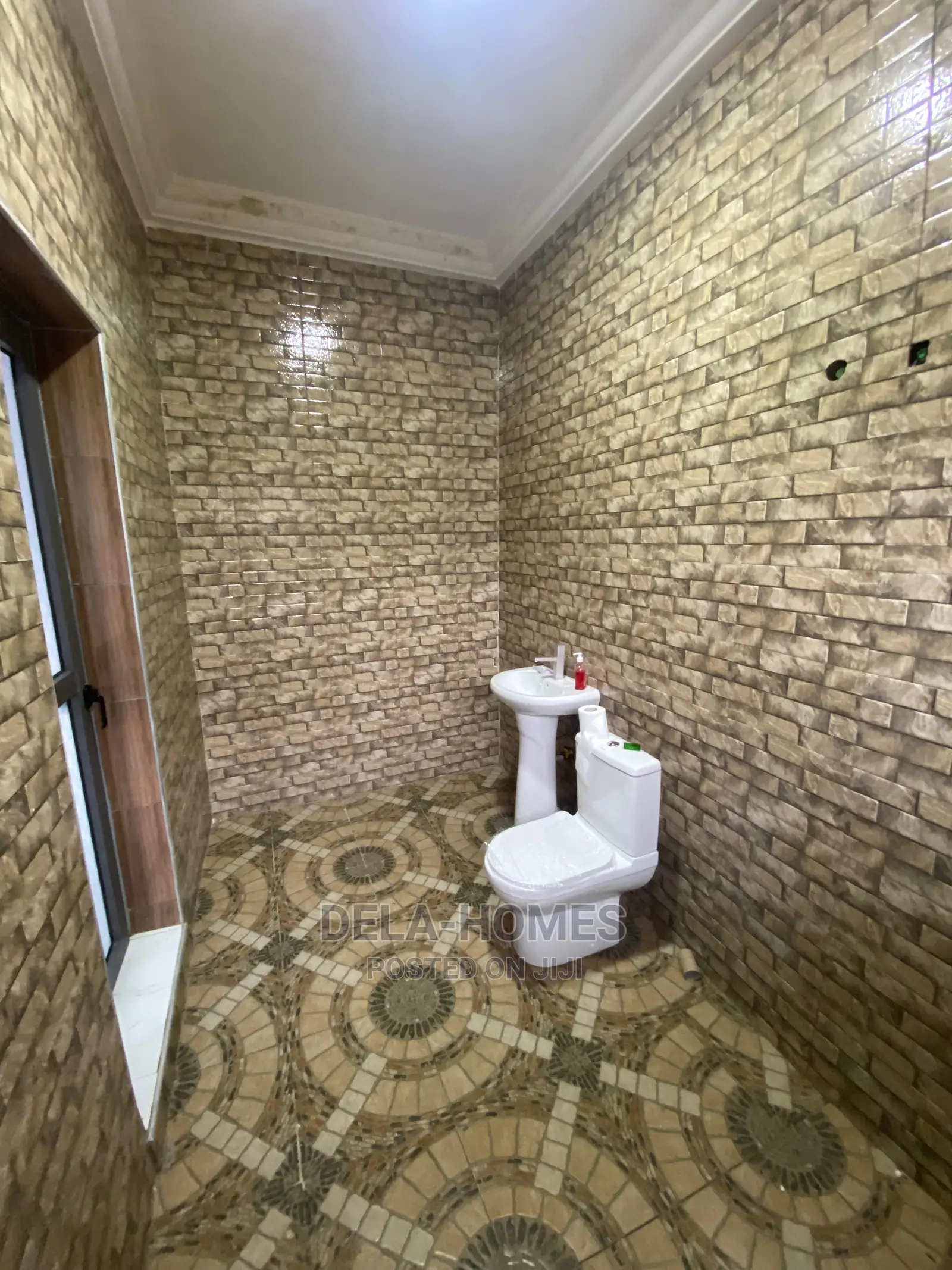 Newly Built Chamber N Hall Sc for Rent at Ashaley Botwe.