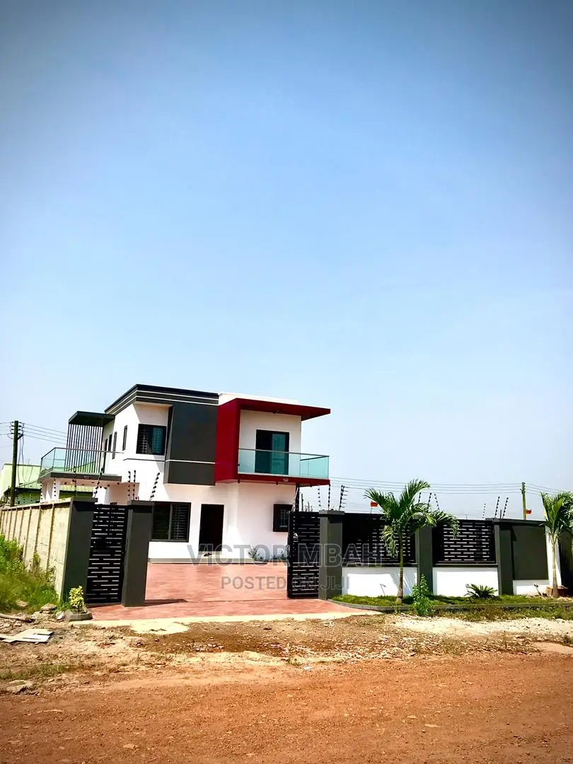 4bdrm Duplex in Community 25, Tema Metropolitan for sale