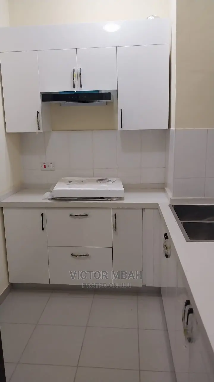 4bdrm Duplex in Community 25, Tema Metropolitan for sale