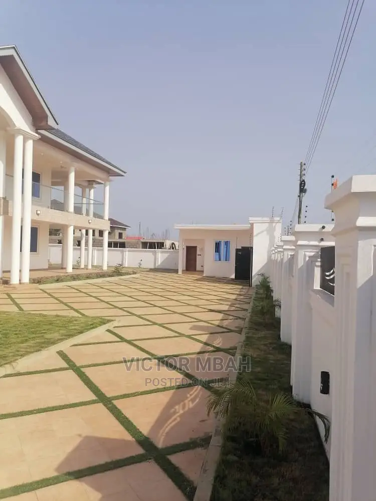 5bdrm Duplex in Community 25 Tema for sale