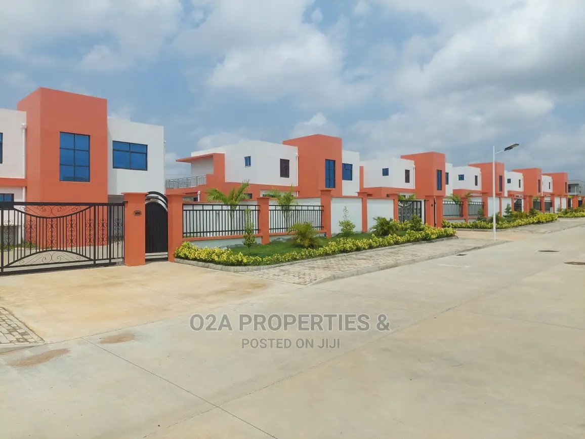 4bdrm House in School Junction for rent