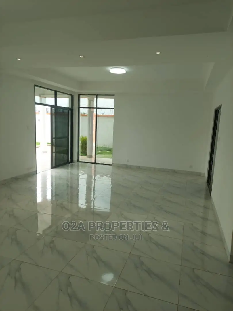 4bdrm House in School Junction for rent