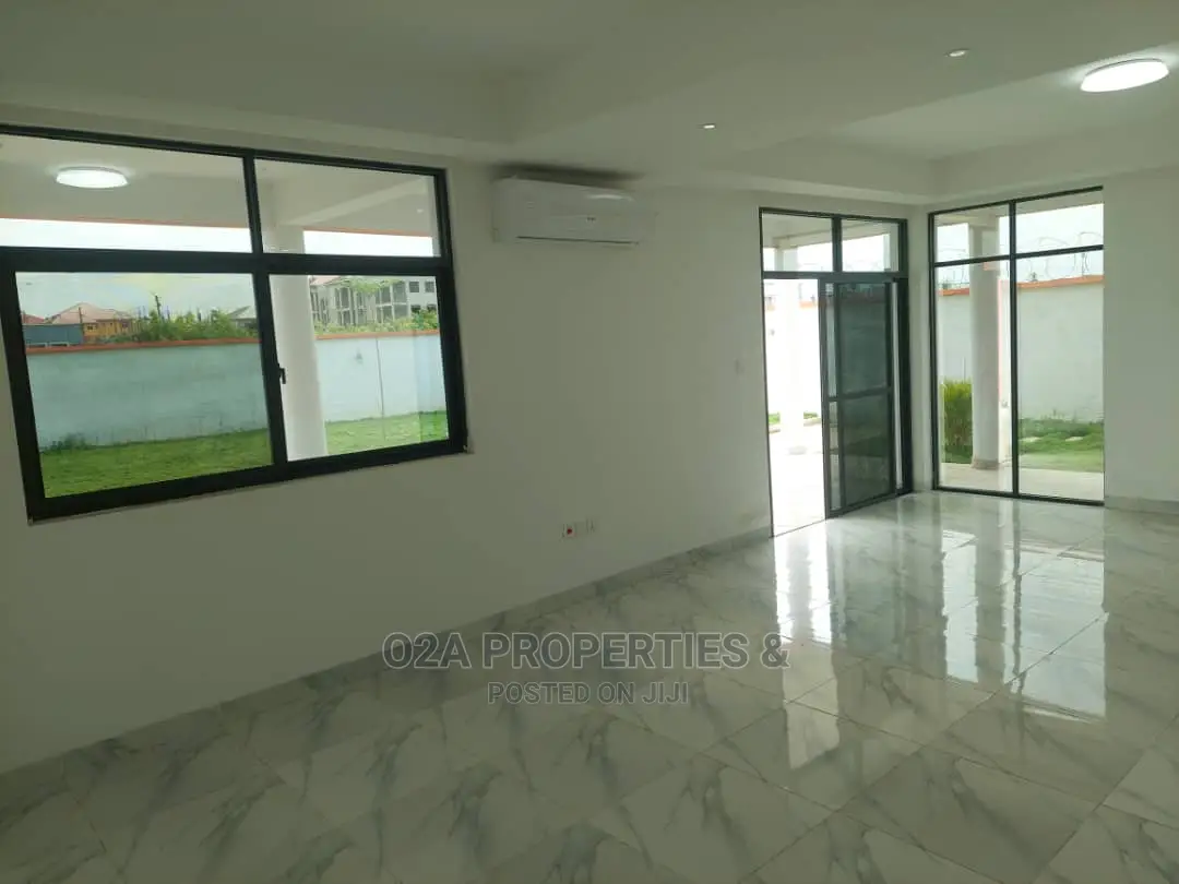 4bdrm House in School Junction for rent