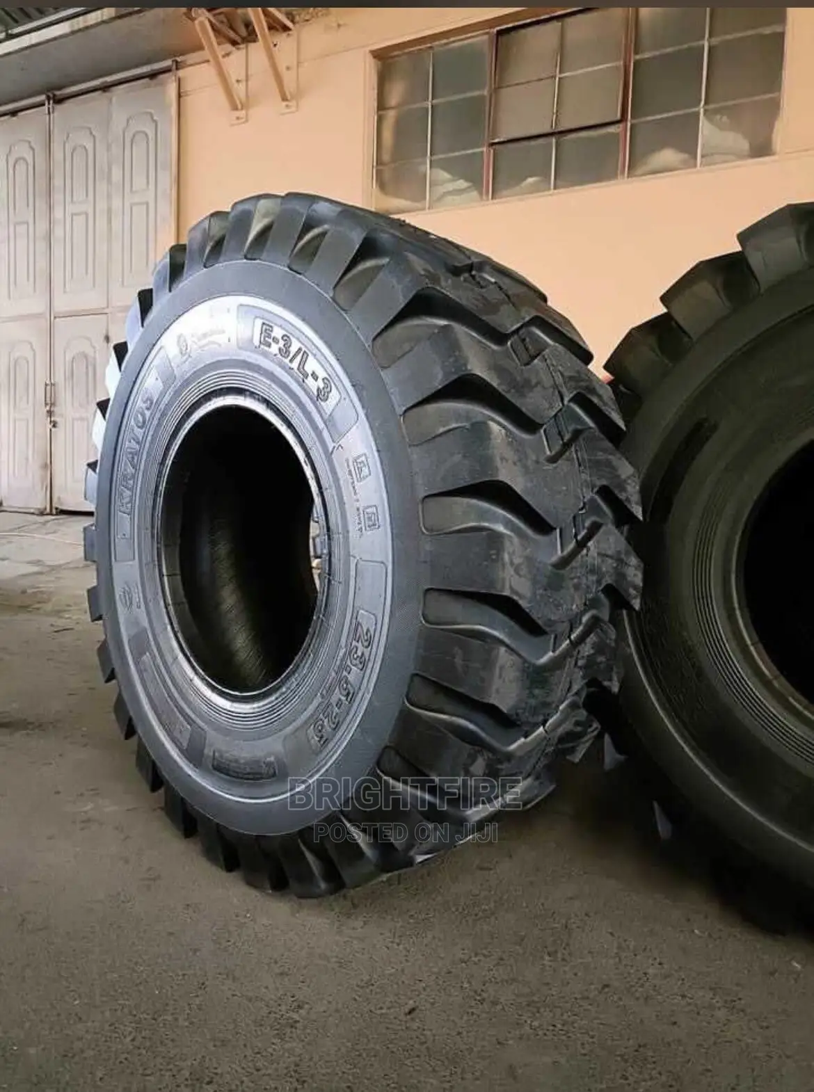23.5-25 Heavy Duty Tire